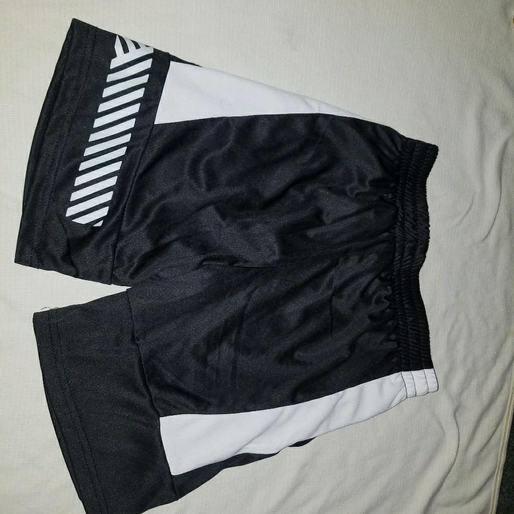 Puma shorts - Picture 3 of 4